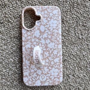 Loopy Beige Blossoms iPhone 16 Case